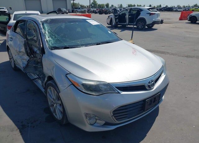 2013 TOYOTA Avalon