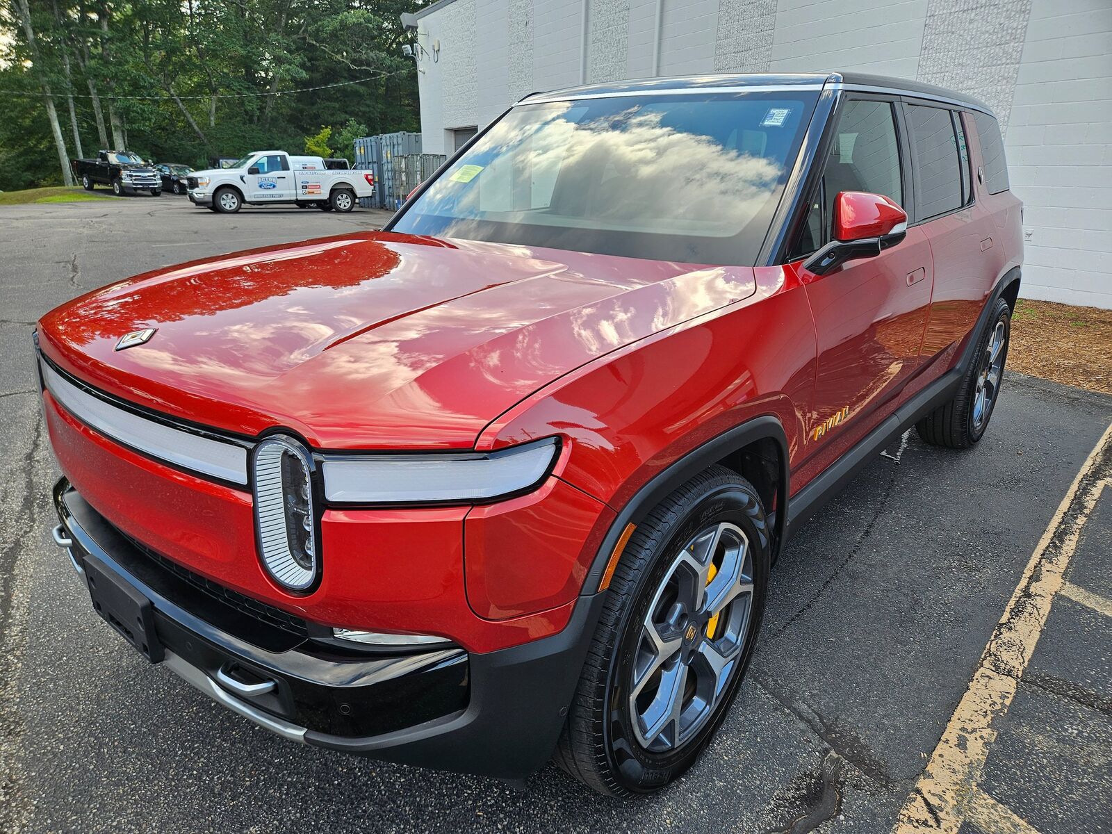 2023 RIVIAN R1S