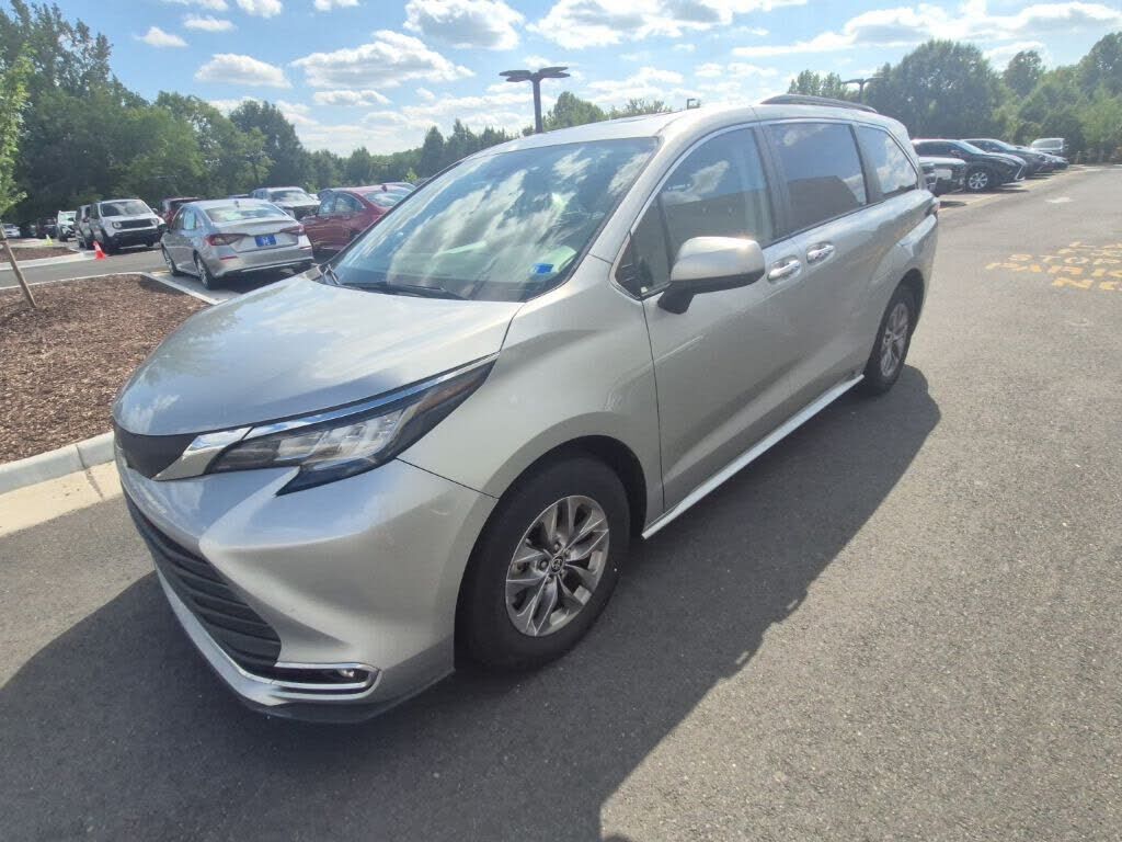 2023 TOYOTA Sienna