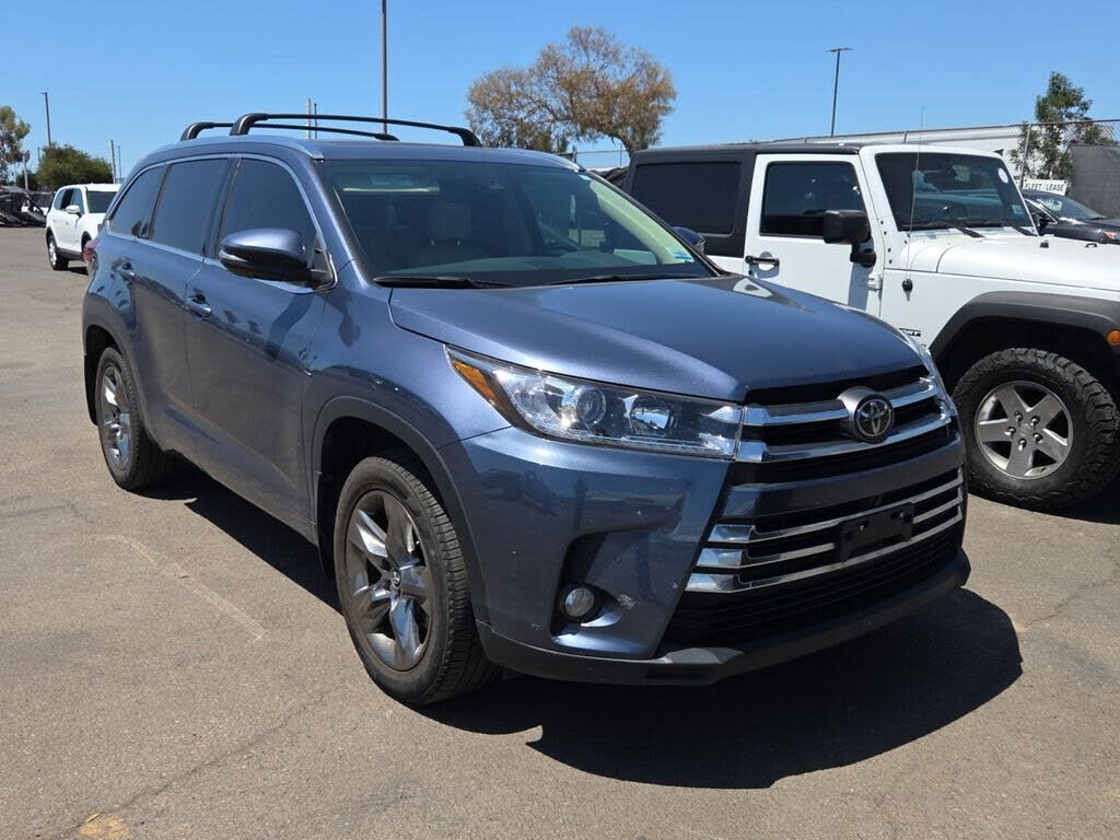 2017 TOYOTA Highlander
