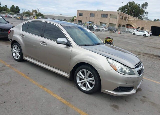 2014 SUBARU Legacy