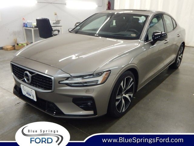 2019 VOLVO S60