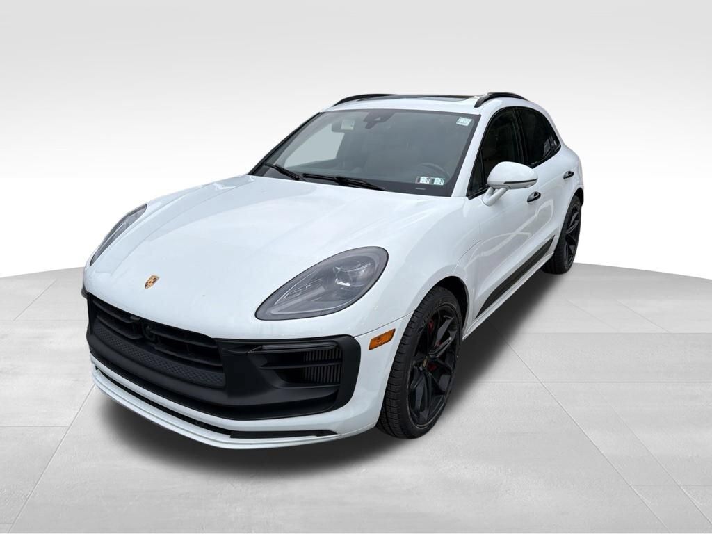 2022 PORSCHE Macan