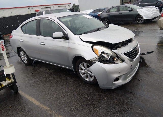 2014 NISSAN Versa