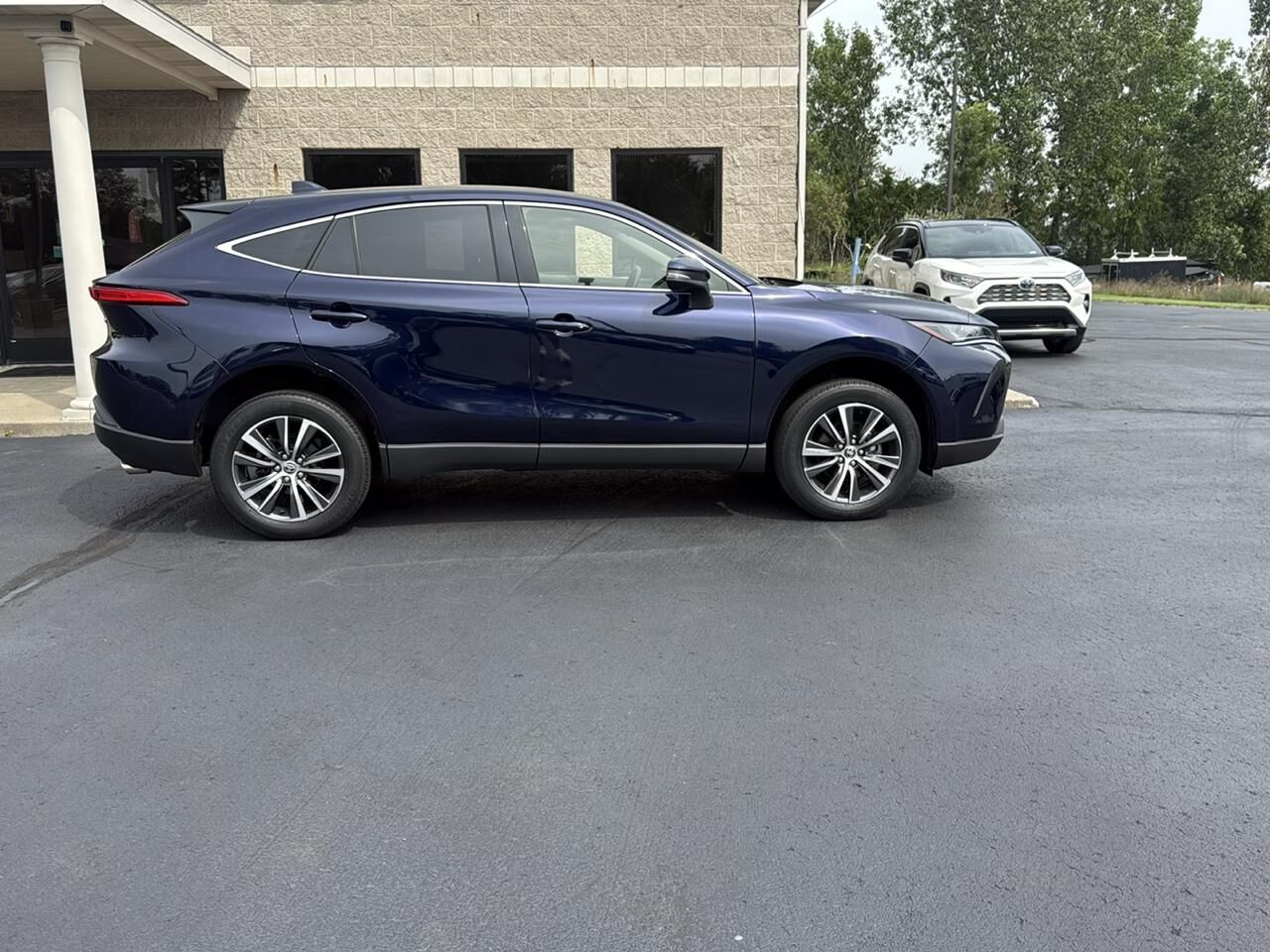 2022 TOYOTA Venza