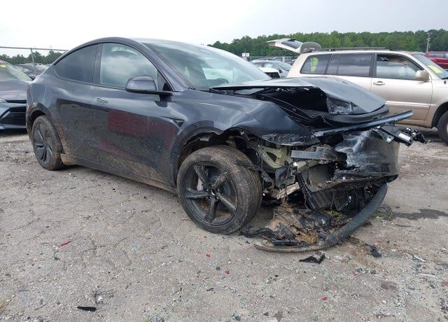2026 TESLA Model Y