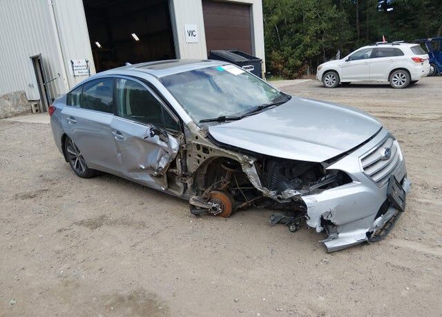 2016 SUBARU Legacy