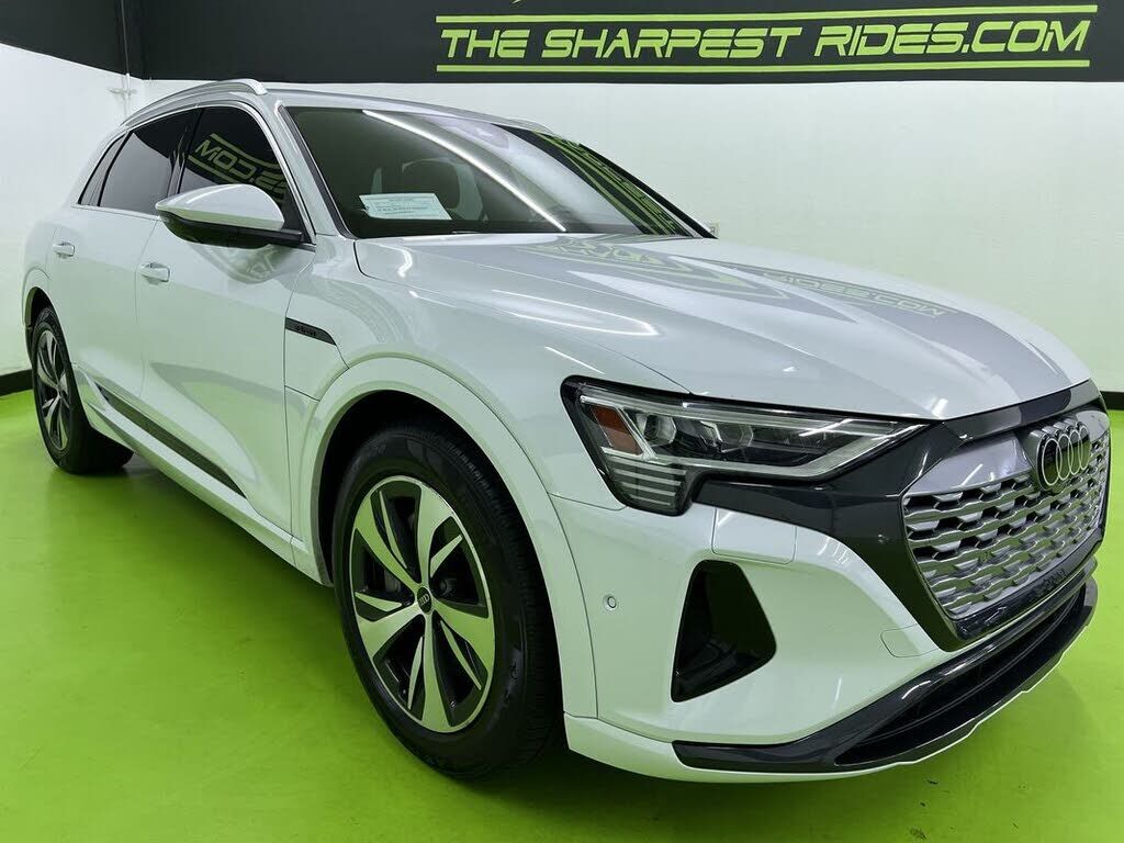 2024 Audi Q8