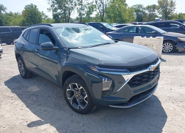 2026 CHEVROLET Trax