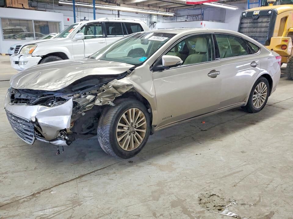 2013 TOYOTA Avalon