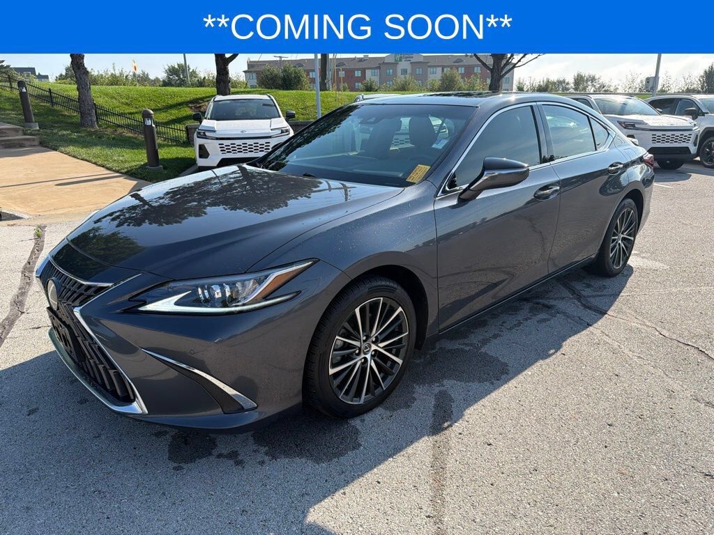2022 LEXUS ES