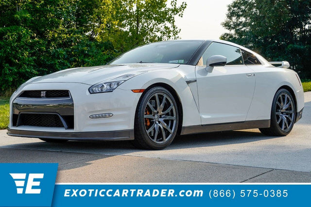 2016 NISSAN GT-R