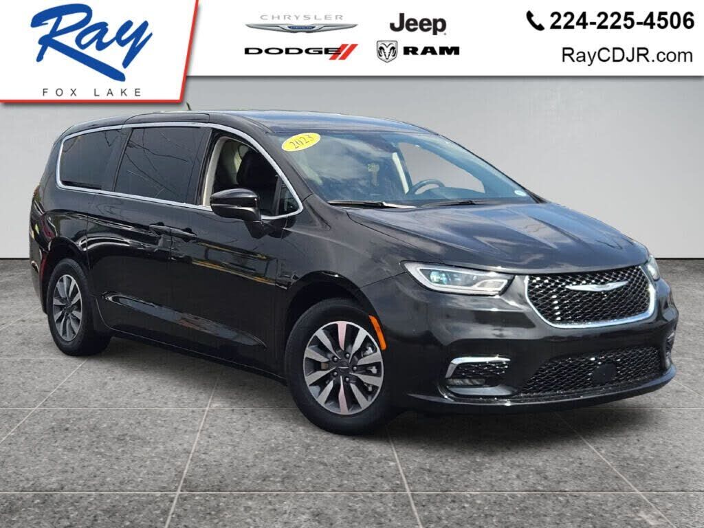 2023 CHRYSLER Pacifica