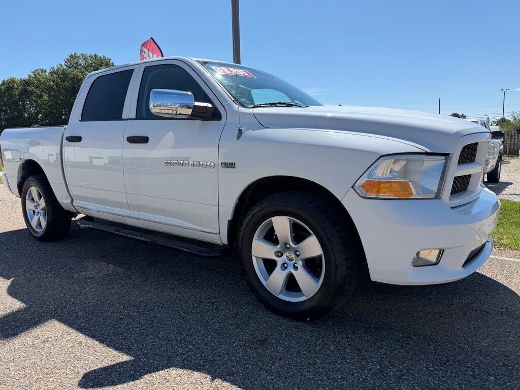 2012 DODGE Ram