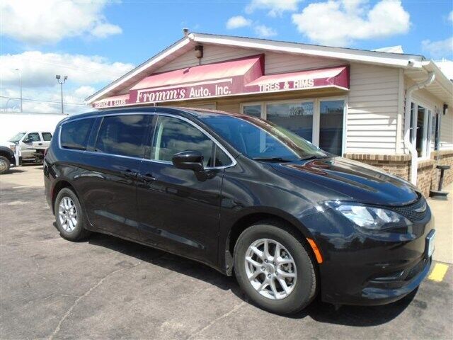 2023 CHRYSLER Voyager