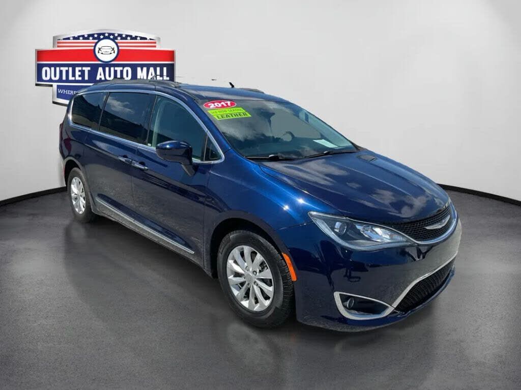 2017 CHRYSLER Pacifica