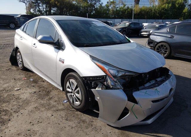 2017 TOYOTA PRIUS