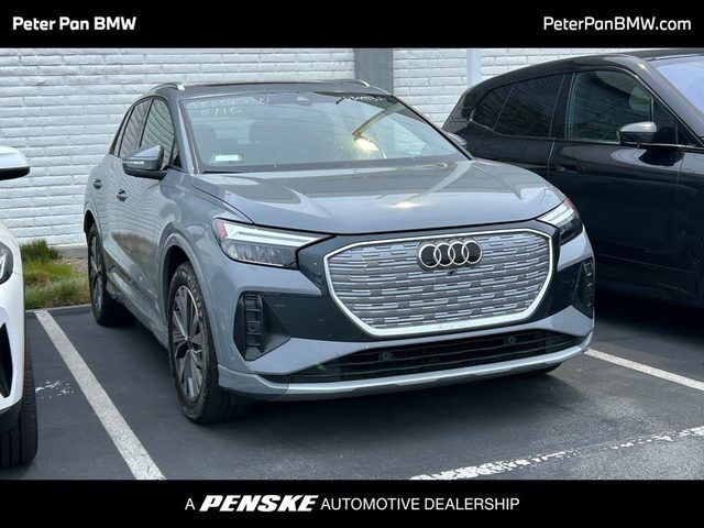 2025 AUDI Q4
