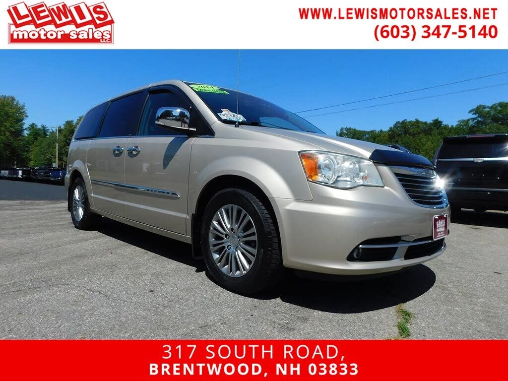2014 CHRYSLER Town and Country