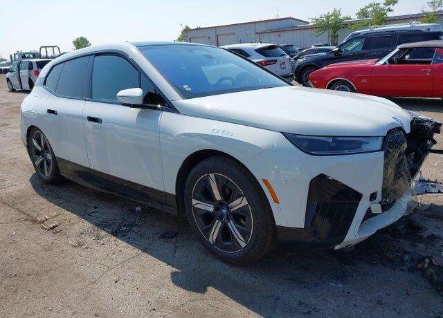 2023 BMW ix