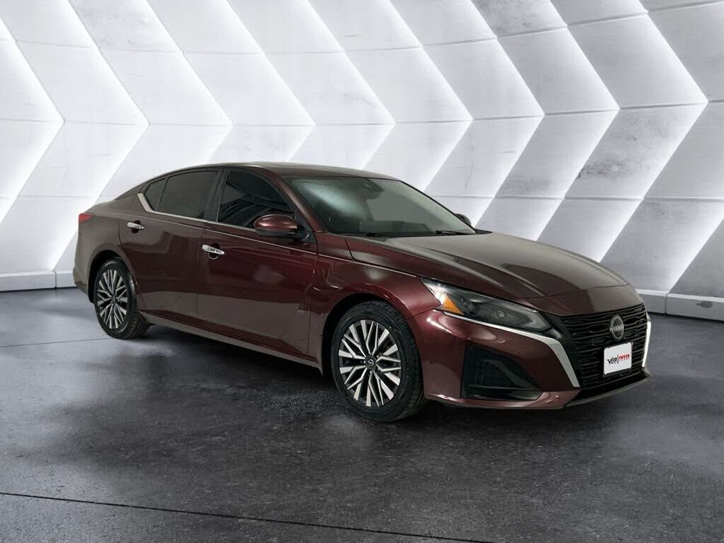 2024 NISSAN Altima