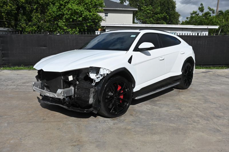 2019 LAMBORGHINI URUS