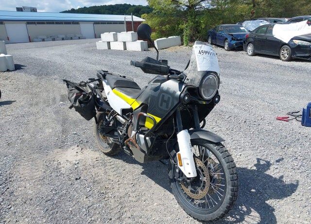 2023 HUSQVARNA Norden 901