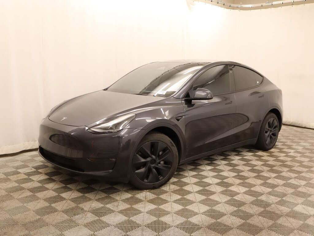2024 TESLA Model Y