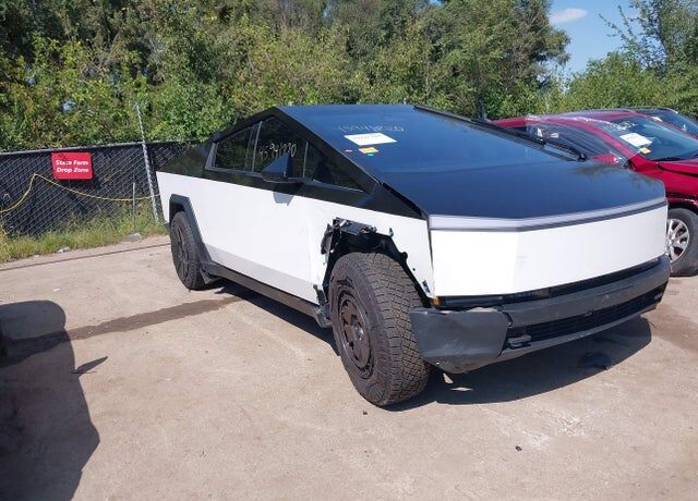 2024 TESLA Cybertruck