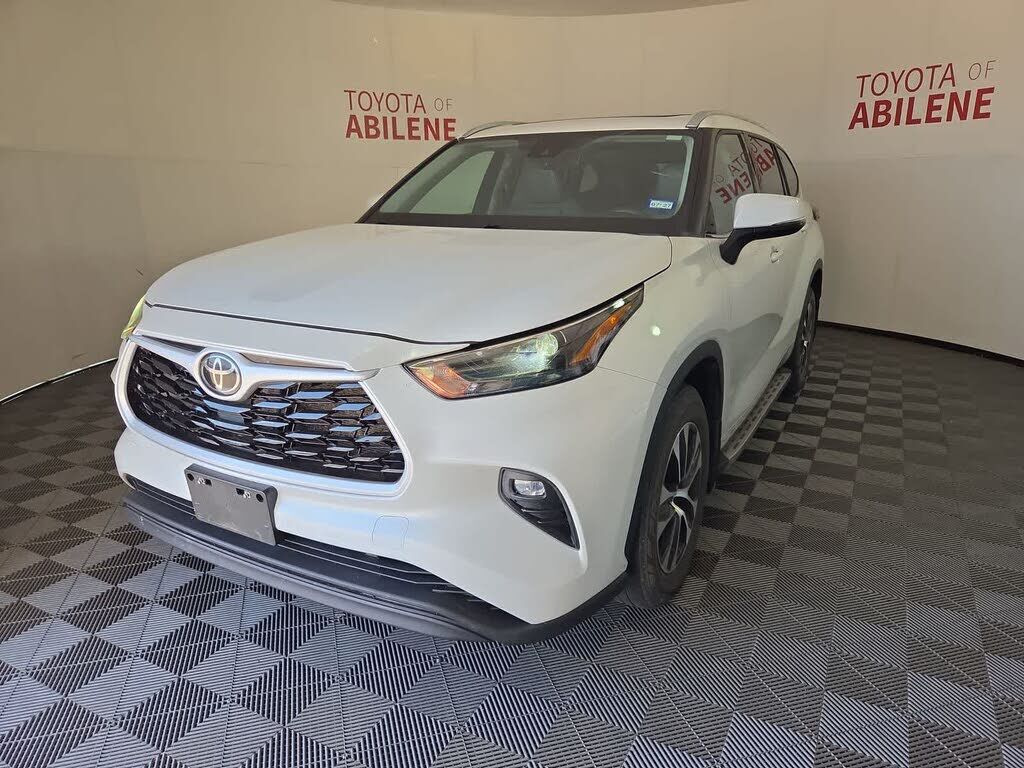 2022 TOYOTA Highlander