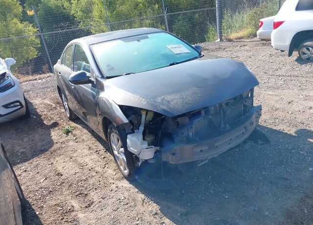 2013 MAZDA Mazda3