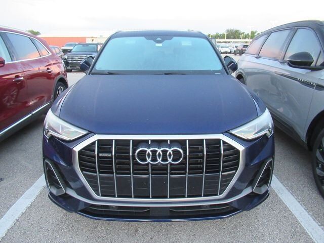 2022 Audi Q3