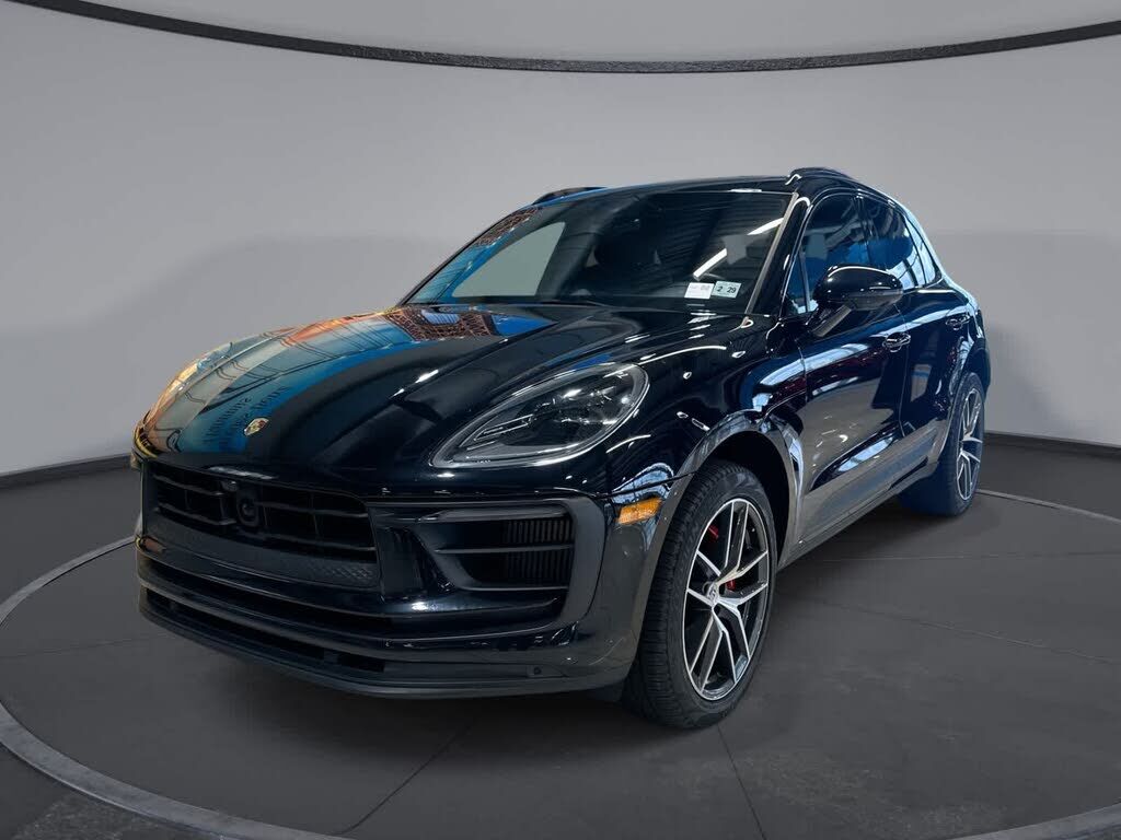 2024 PORSCHE Macan