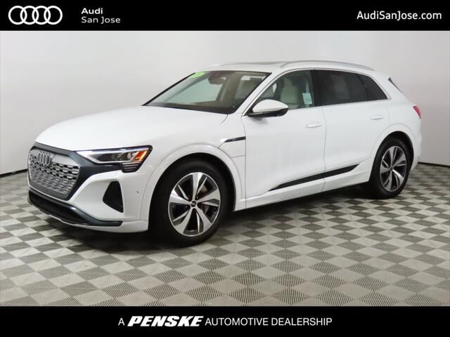 2024 AUDI Q8
