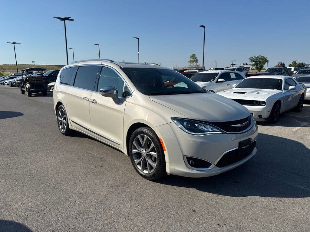 2020 CHRYSLER Pacifica