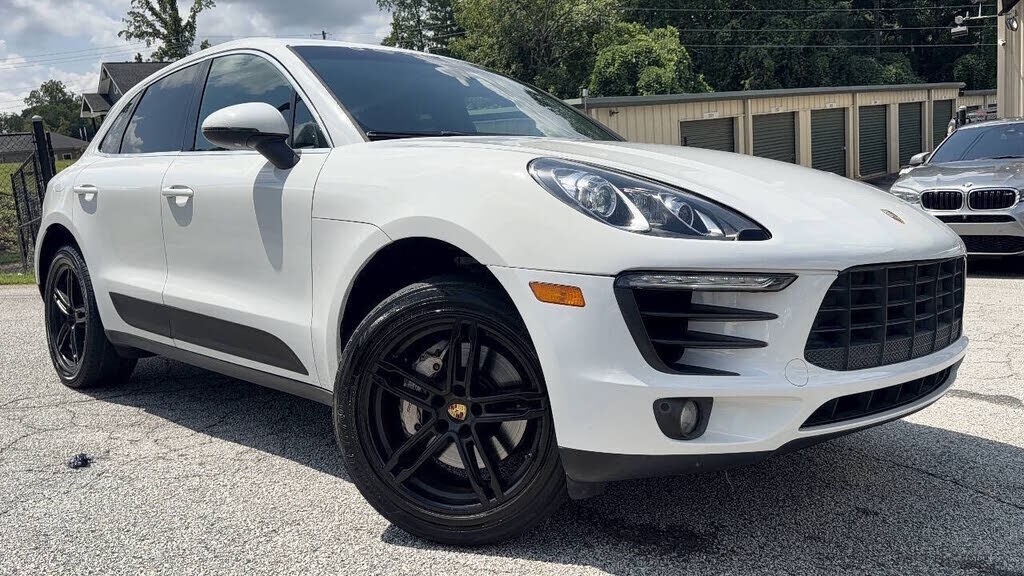 2016 PORSCHE Macan