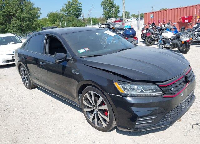 2018 VOLKSWAGEN Passat