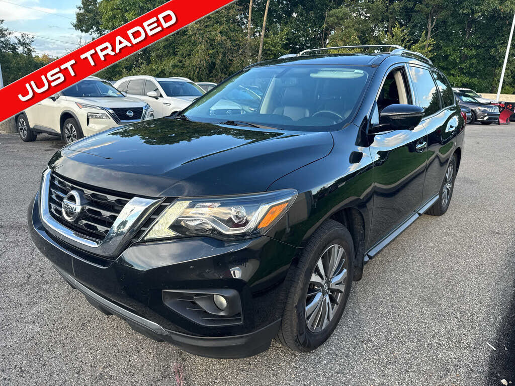 2017 NISSAN Pathfinder