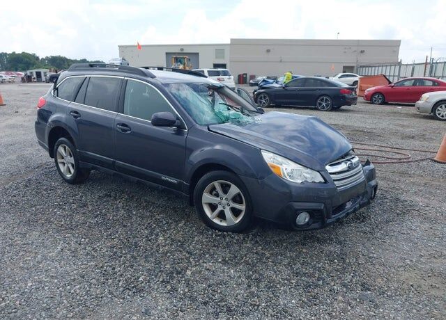 2013 SUBARU Outback