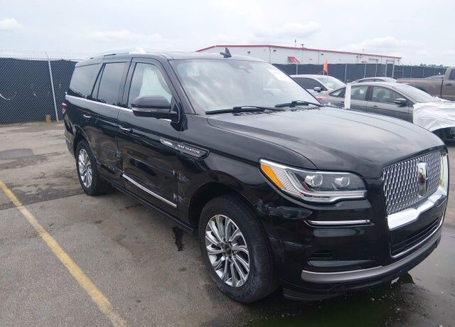 2022 LINCOLN Navigator
