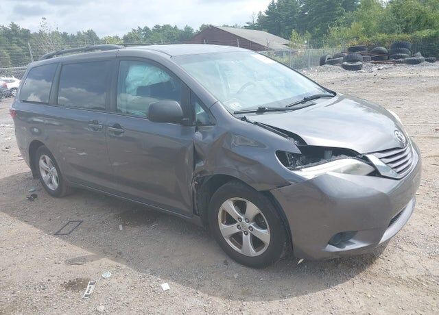 2017 TOYOTA Sienna