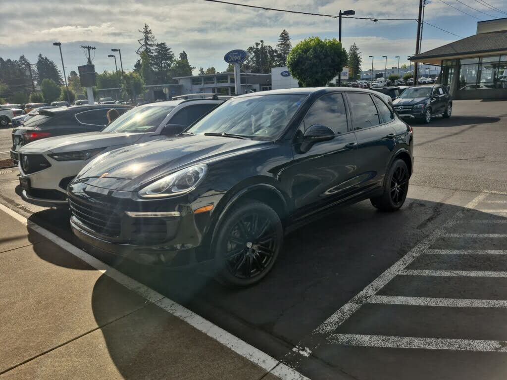 2017 PORSCHE Cayenne