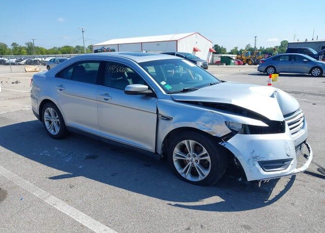 2013 FORD Taurus