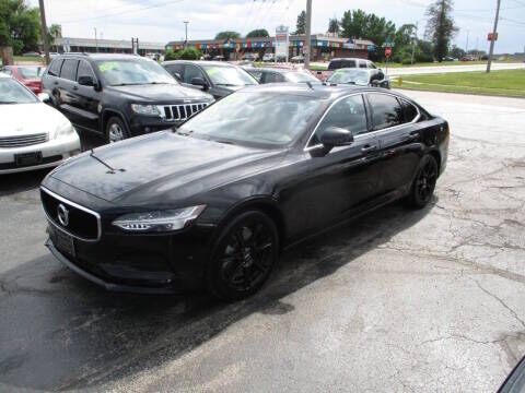 2017 VOLVO S90