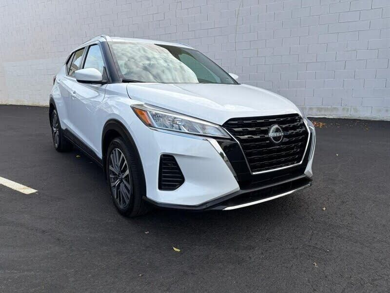 2023 NISSAN Kicks