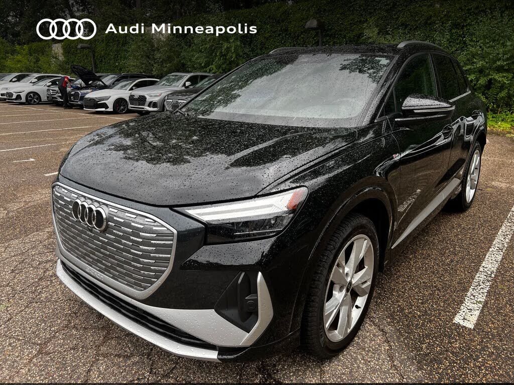2023 AUDI Q4
