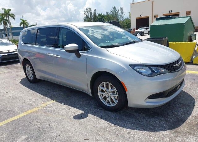 2023 CHRYSLER Voyager