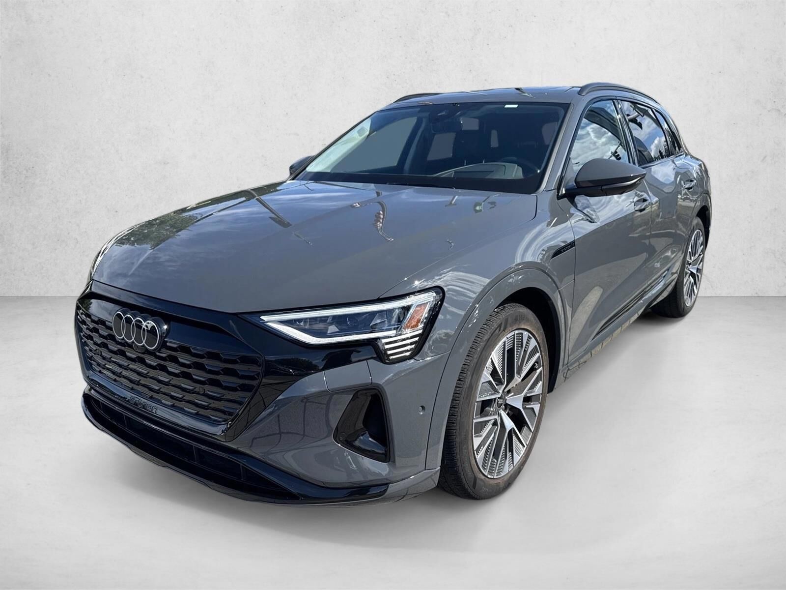 2024 AUDI Q8