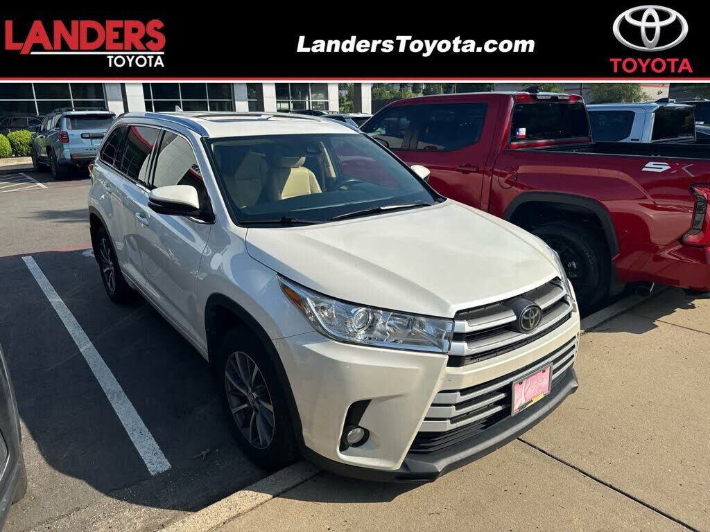 2018 TOYOTA Highlander