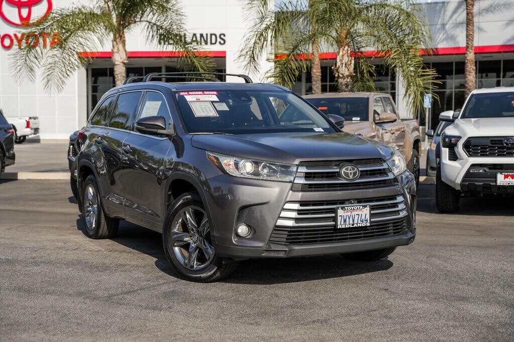 2017 TOYOTA Highlander